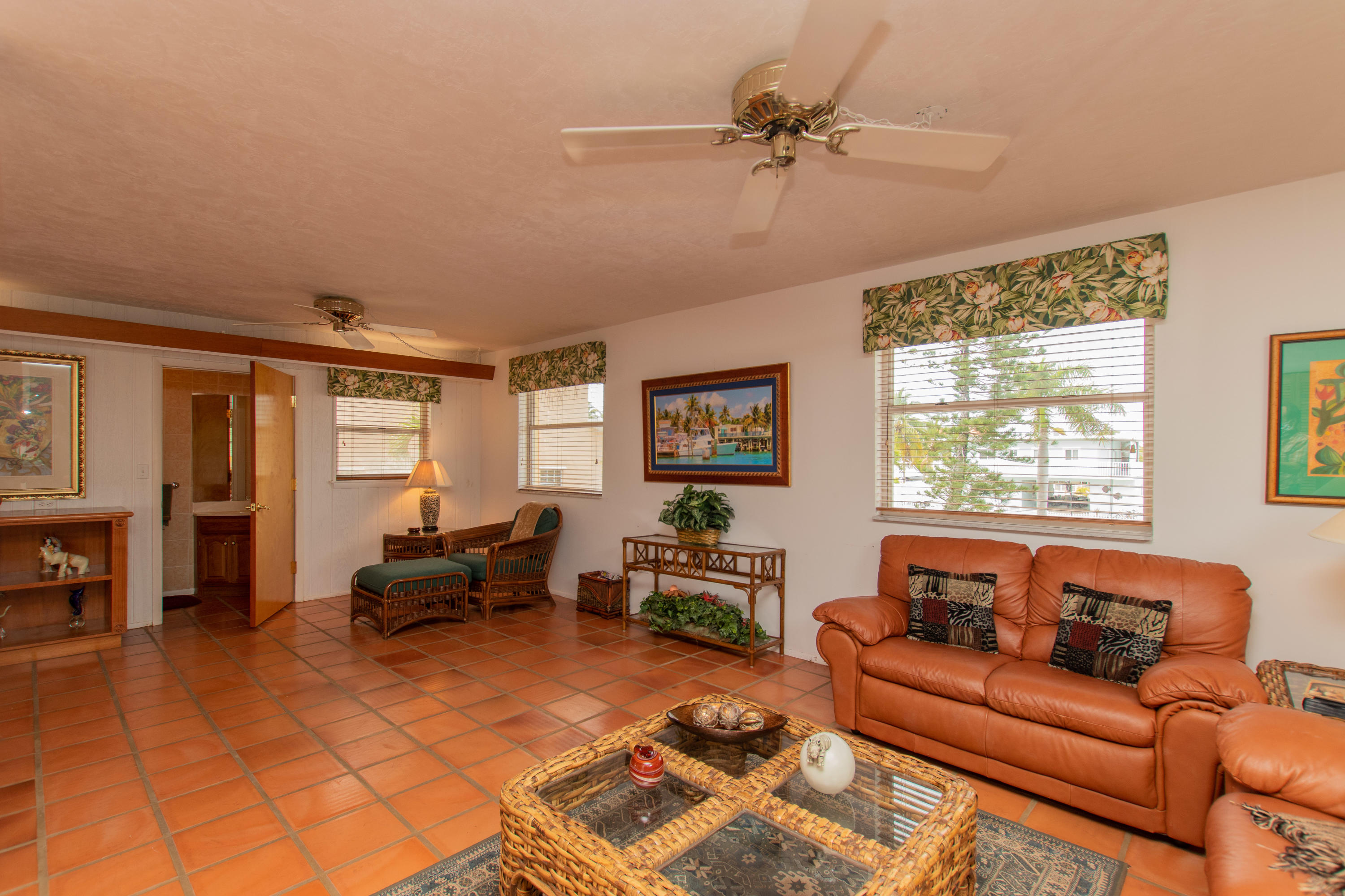 238 Atlantic Boulevard Key Largo, FL 33037 - Photo 14 of 55 Great Room- 1/2 bath thru door
