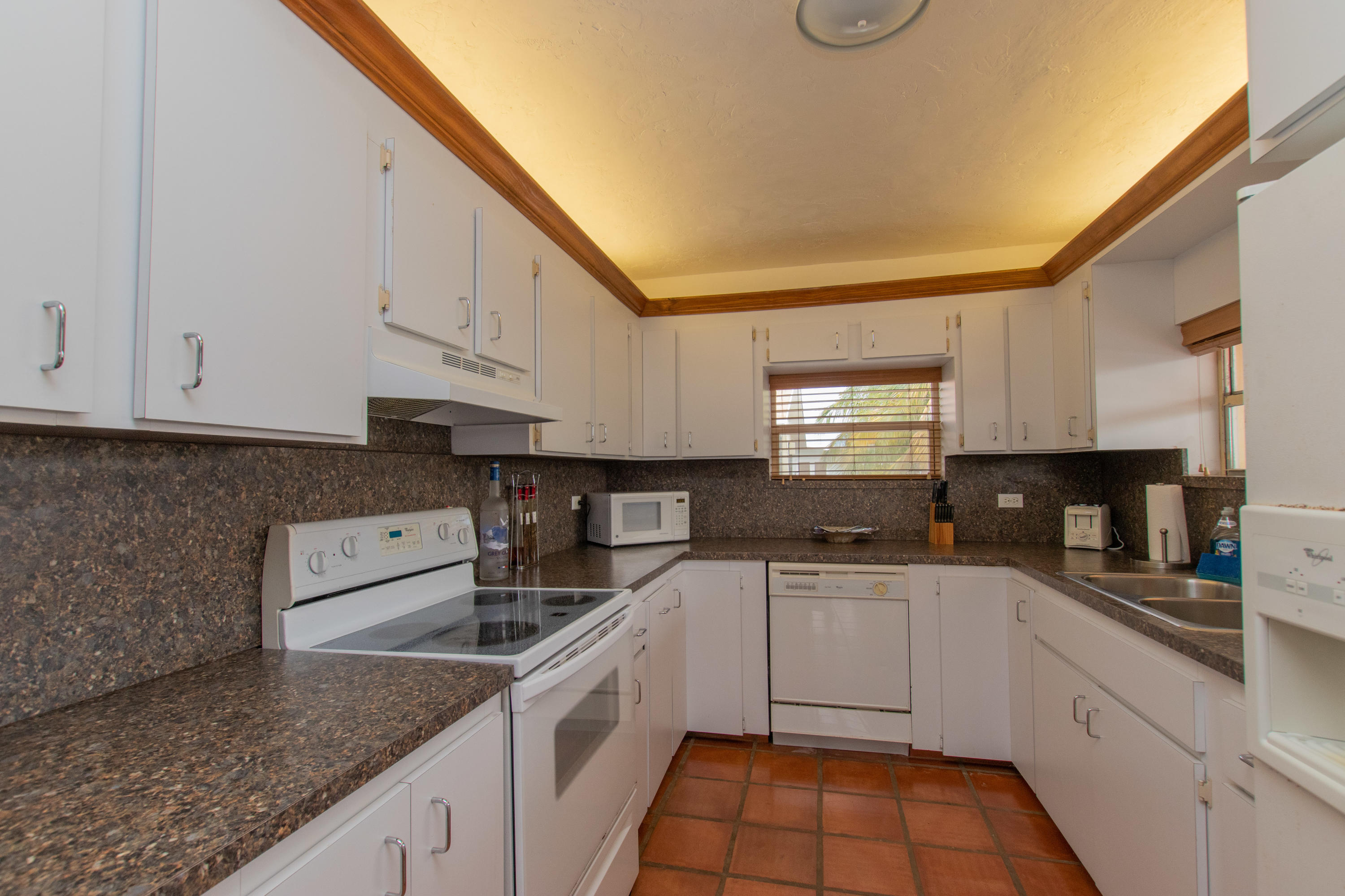 238 Atlantic Boulevard Key Largo, FL 33037 - Photo 20 of 55 Kitchen