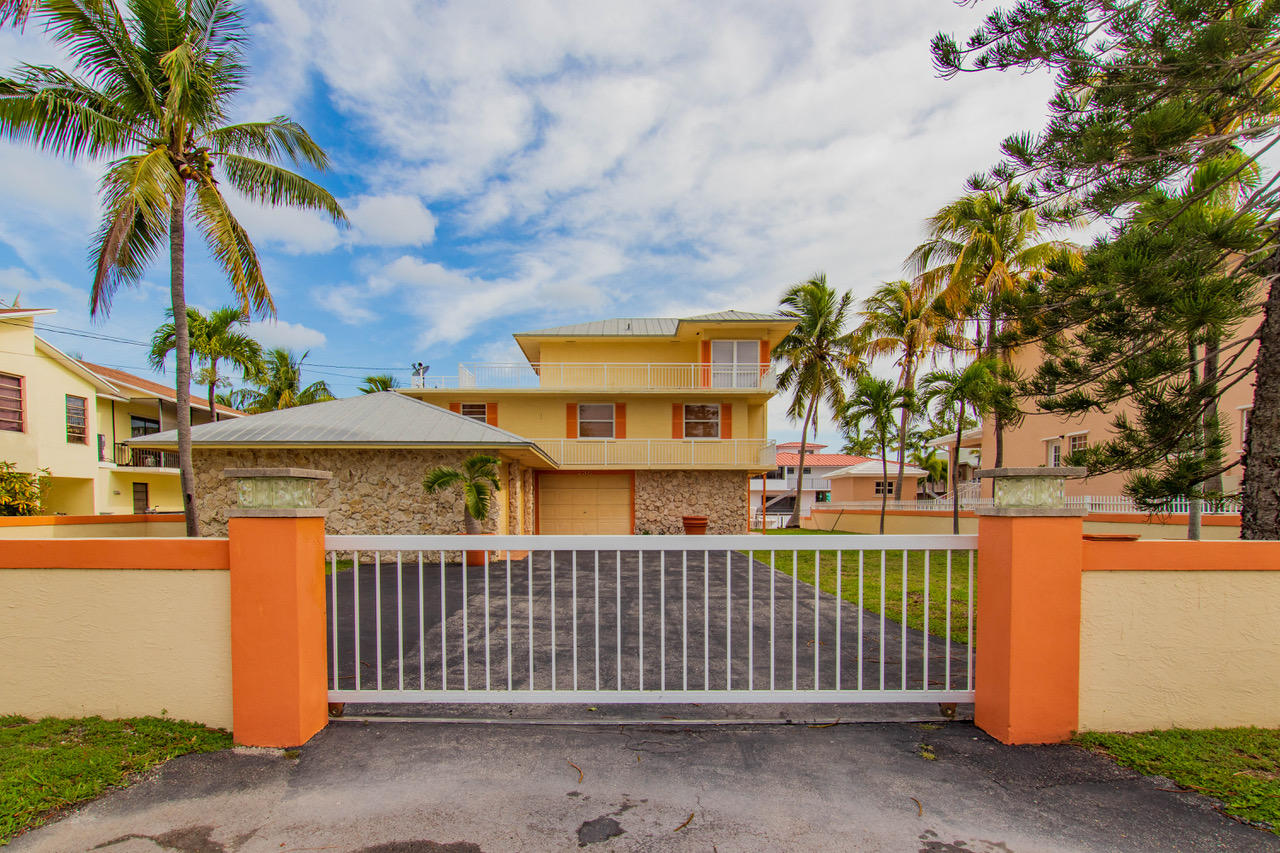 238 Atlantic Boulevard Key Largo, FL 33037 - Photo 2 of 55 IMG_1362