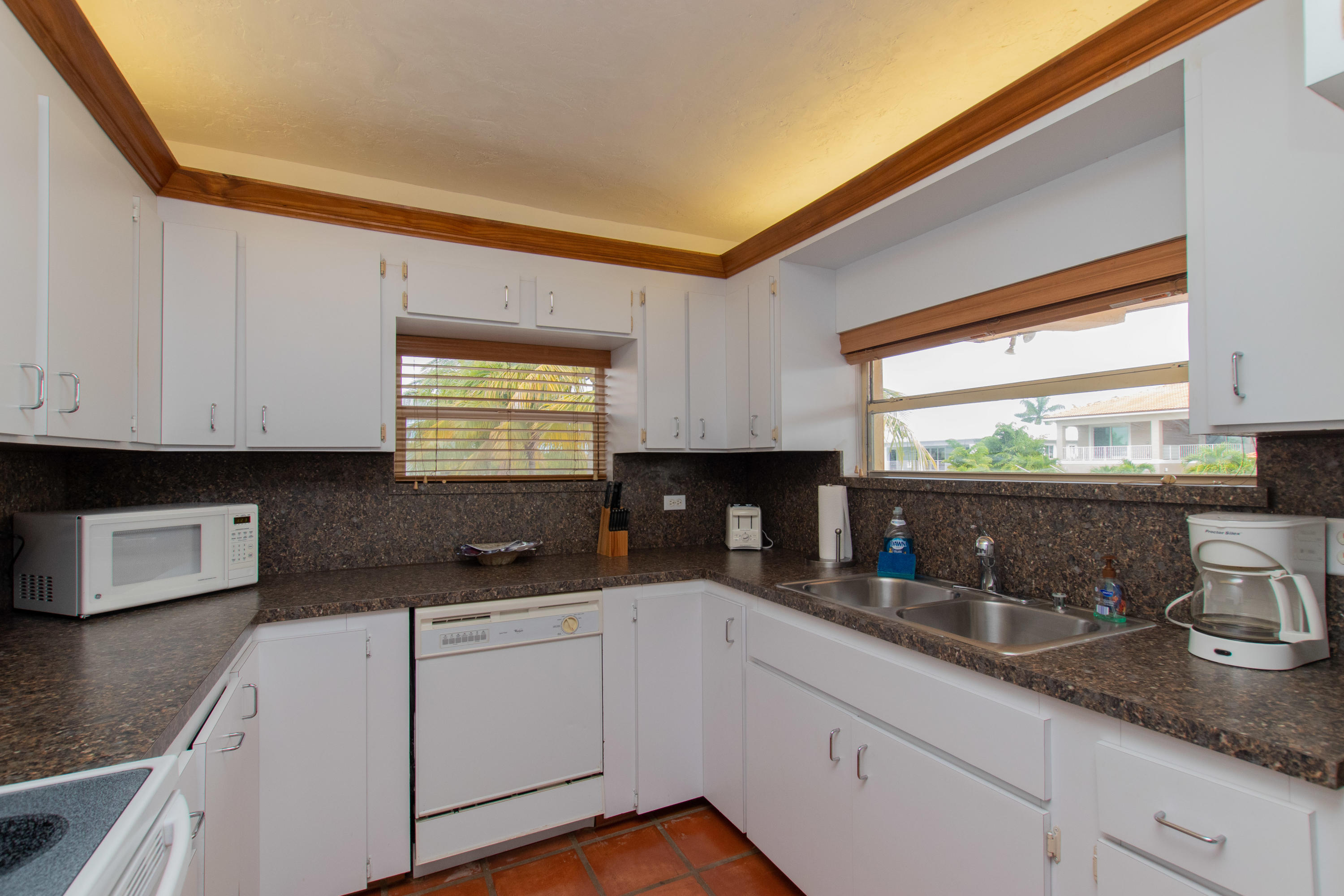 238 Atlantic Boulevard Key Largo, FL 33037 - Photo 21 of 55 Kitchen