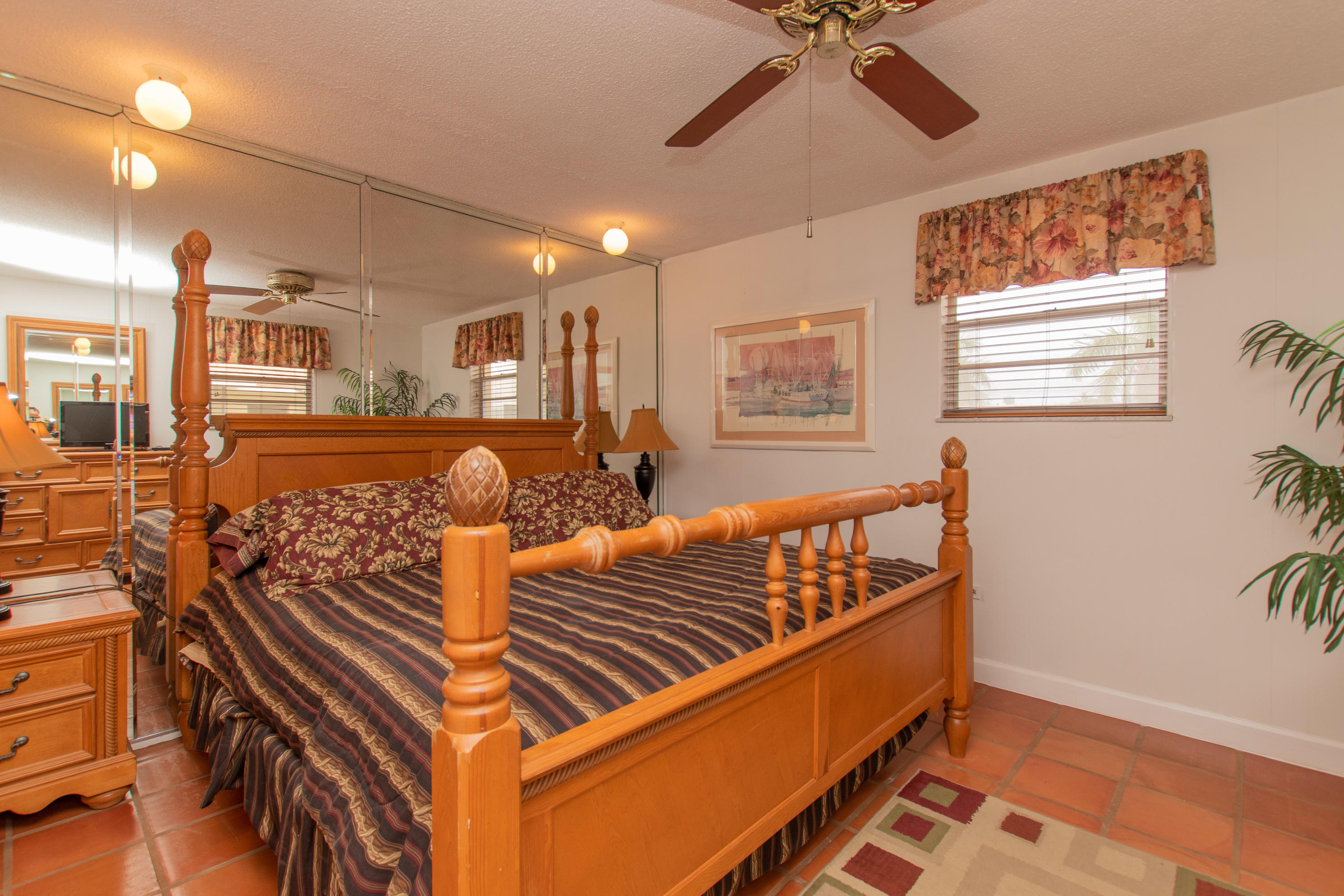 238 Atlantic Boulevard Key Largo, FL 33037 - Photo 32 of 55 Guest Bedroom