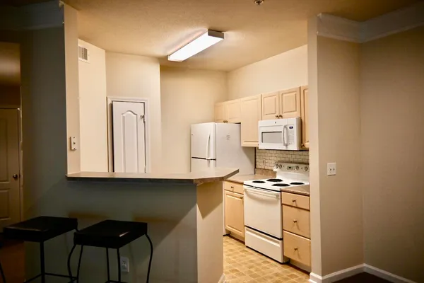 $1,775 | 1300 Park W Boulevard, Unit 108, Mount Pleasant, SC 29466