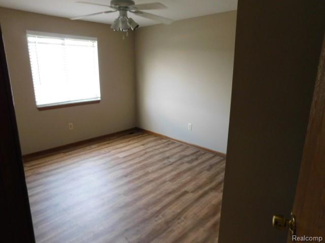 48576 Sugarbush Road, Unit 59 New Baltimore, MI 48047 - Photo 5 of 11