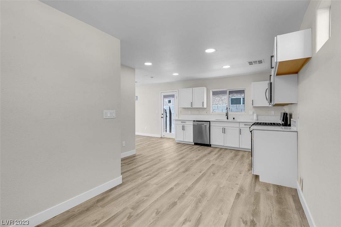 4736 Pinon Pointe Road Las Vegas, NV 89115 - Photo 14 of 33 Gallery Image 14