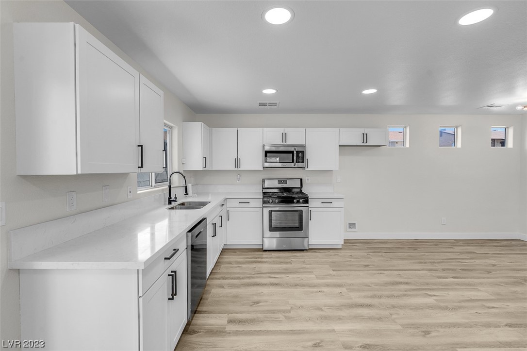 4736 Pinon Pointe Road Las Vegas, NV 89115 - Photo 4 of 33 Gallery Image 4