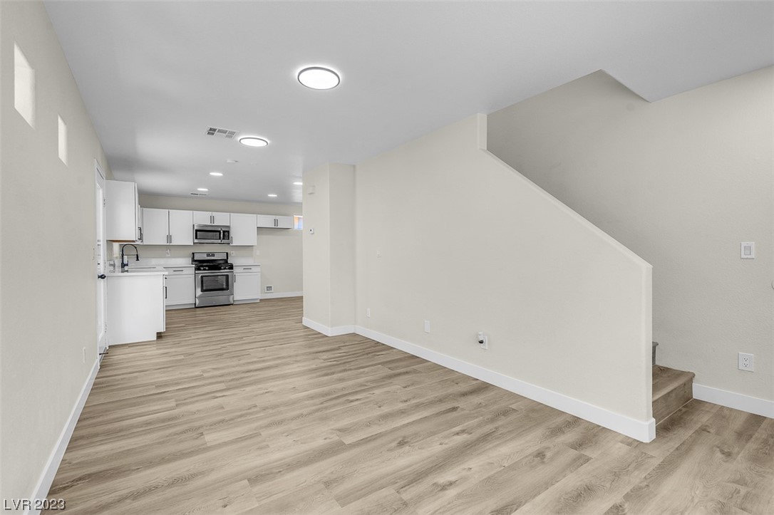 4736 Pinon Pointe Road Las Vegas, NV 89115 - Photo 6 of 33 Gallery Image 6
