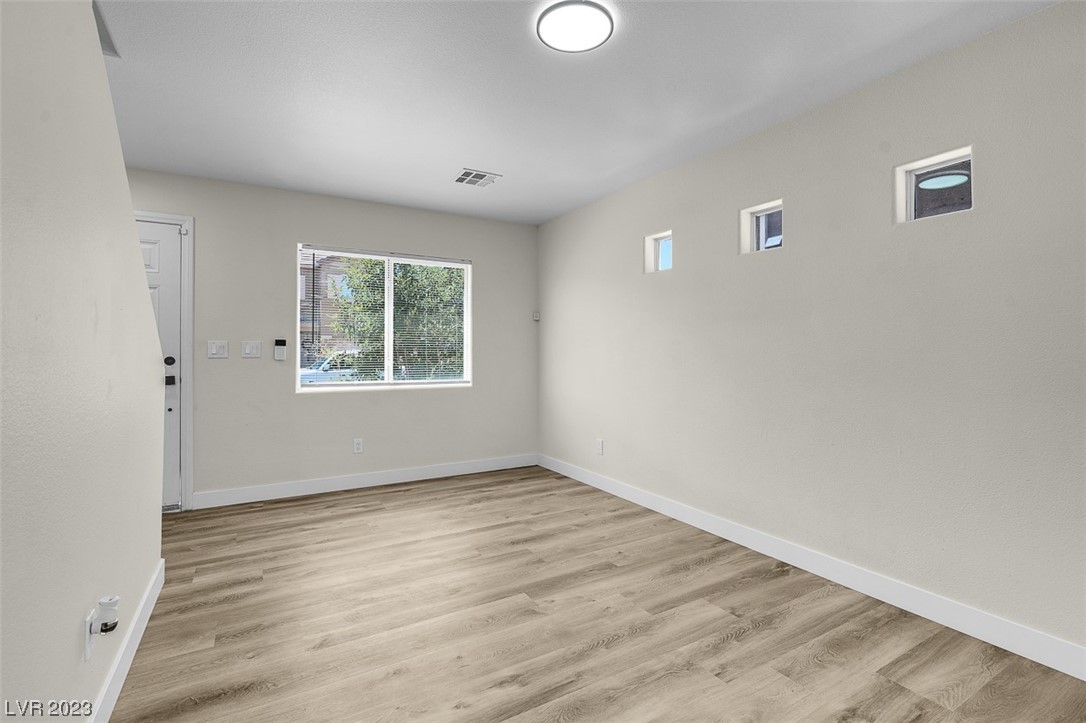 4736 Pinon Pointe Road Las Vegas, NV 89115 - Photo 8 of 33 Gallery Image 8