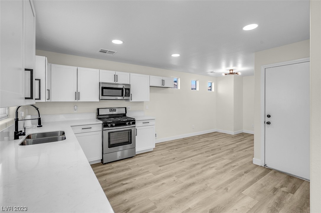 4736 Pinon Pointe Road Las Vegas, NV 89115 - Photo 9 of 33 Gallery Image 9