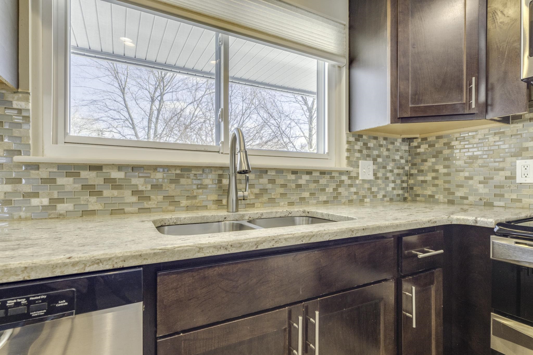 2762 Bridle Road Bloomfield Hills, MI 48304 - Photo 10 of 42 50166885-c3349d98-169f-47b8-8c5e-59a8bc395379.JPG