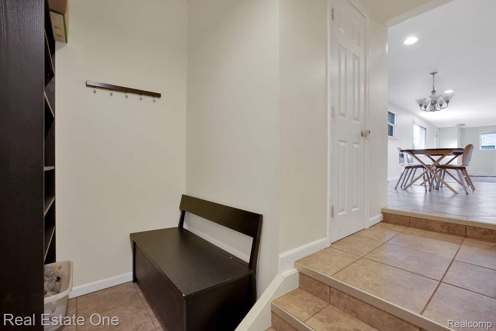 3376 Alpine Road Troy, MI 48084 - Photo 22 of 25 AY2A0223.jpg