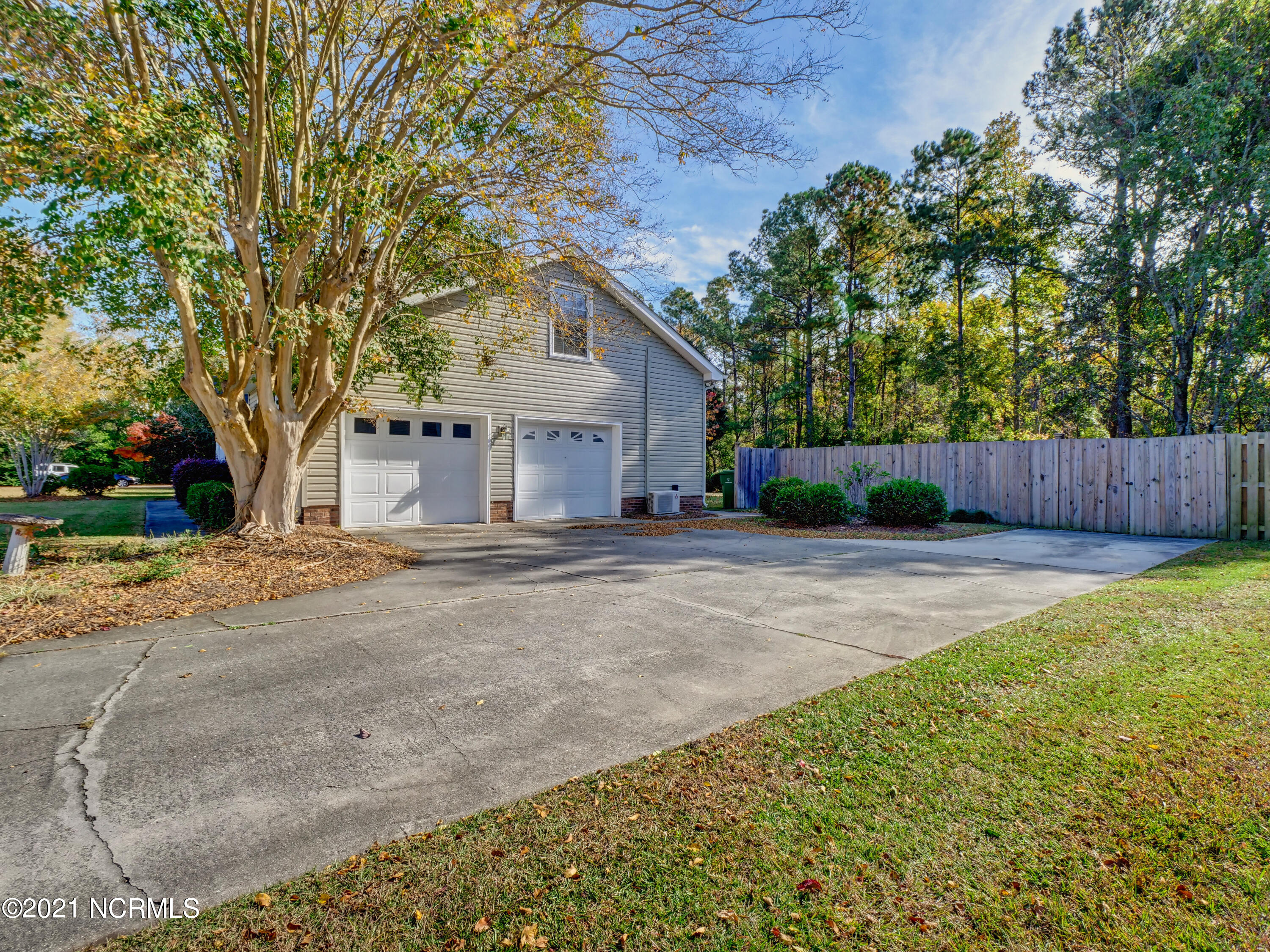 208 Gregory Road Wilmington, NC 28405 - Photo 5 of 32 005_p5355337_38_39_40_41_42_43