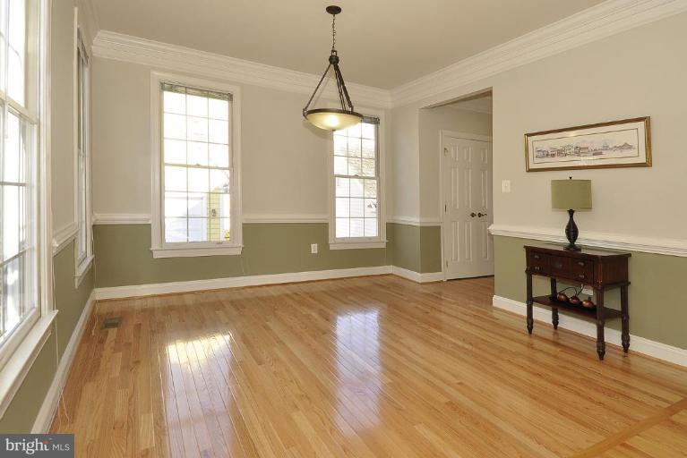 151 Little Quarry Road Gaithersburg, MD 20878 - Photo 4 of 25 Dining Room