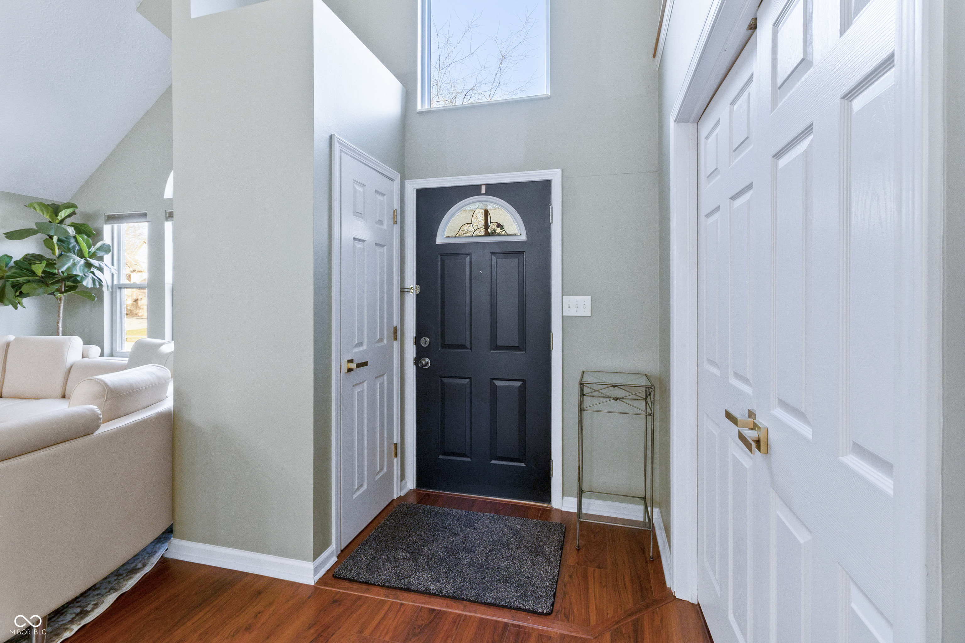 9943 Deering Street Fishers, IN 46037 - Photo 4 of 46