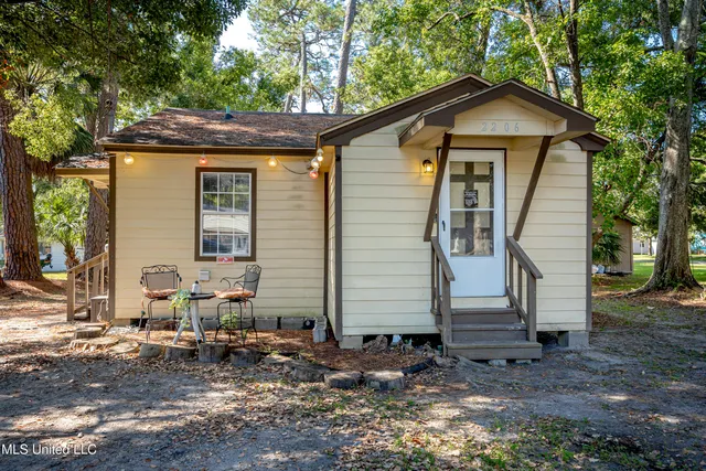 $85,900 | 2206 Ingalls Avenue, Pascagoula, MS 39567