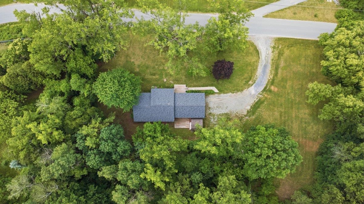 110 State Line Drive Pownal, VT 05261 - Photo 2 of 32