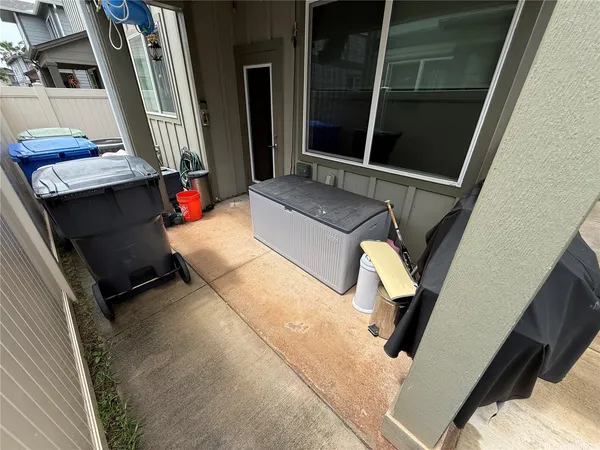 a view of living room washer and dryer