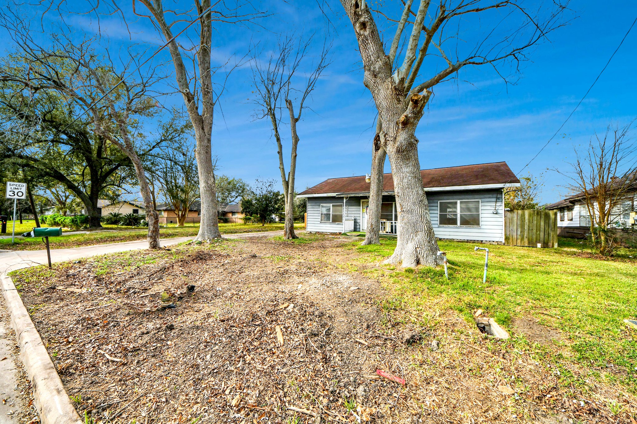 3218 Pansy Street Pasadena, TX 77505 - Photo 3 of 36