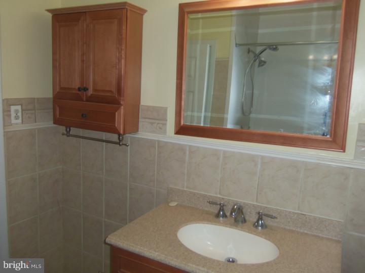 412 Langford Road Broomall, PA 19008 - Photo 11 of 15 Bathroom