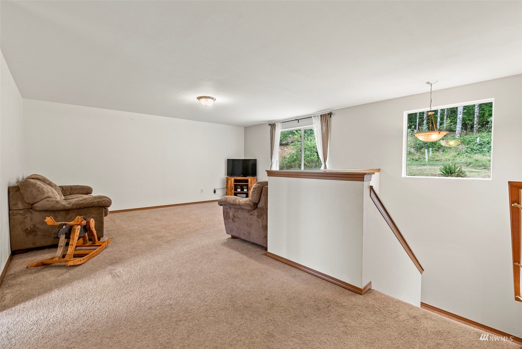 658 Smokey Valley Road Toledo, WA 98591 - Photo 24 of 40 a view of a livingroom with furniture and a window