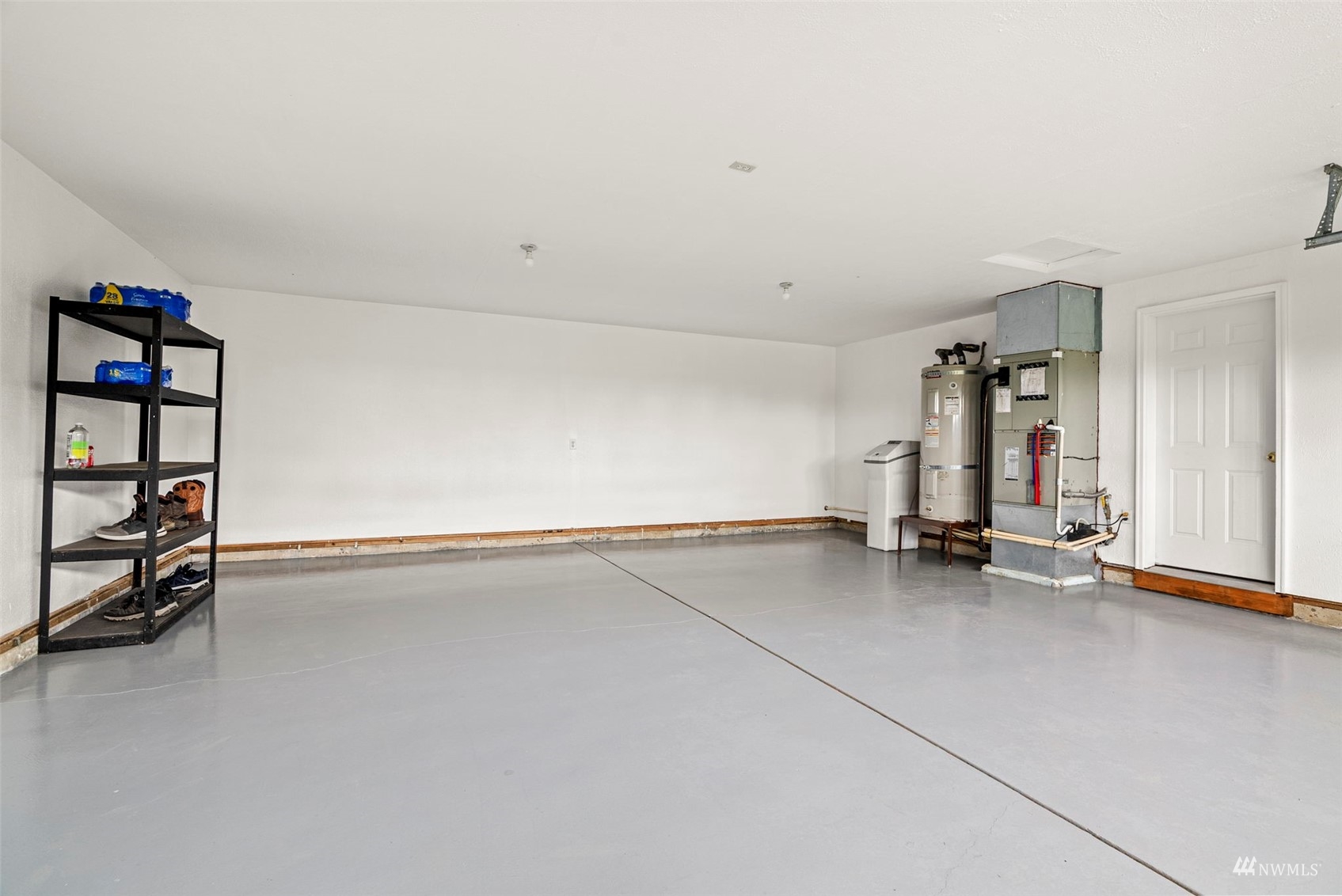 658 Smokey Valley Road Toledo, WA 98591 - Photo 7 of 40 an empty room with walk in closet