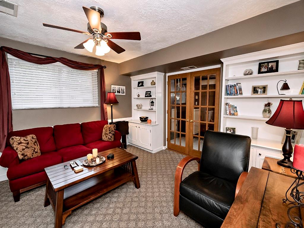 701 Robinhood Road Pittsburgh, PA 15215 - Photo 3 of 22 Gallery Image 3