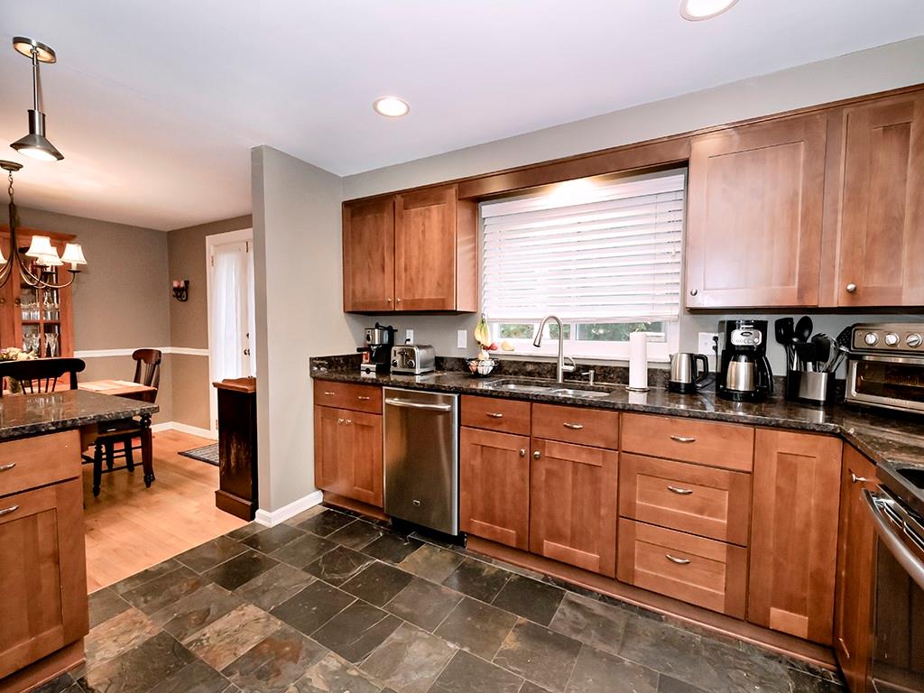 701 Robinhood Road Pittsburgh, PA 15215 - Photo 9 of 22 Gallery Image 9