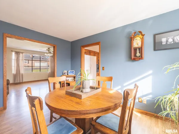 $249,900 | 1930 St Clair Drive, Pekin, IL 61554