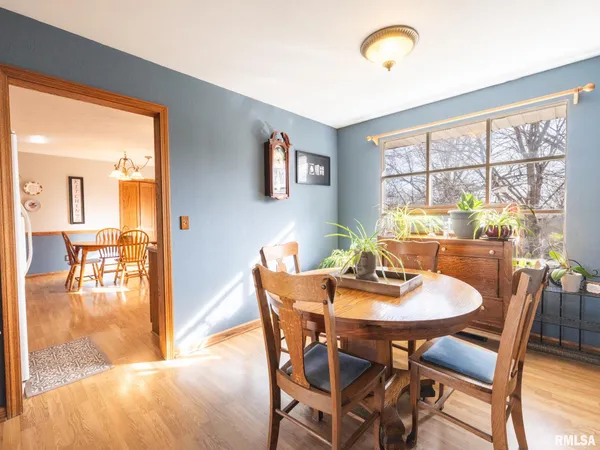 $249,900 | 1930 St Clair Drive, Pekin, IL 61554