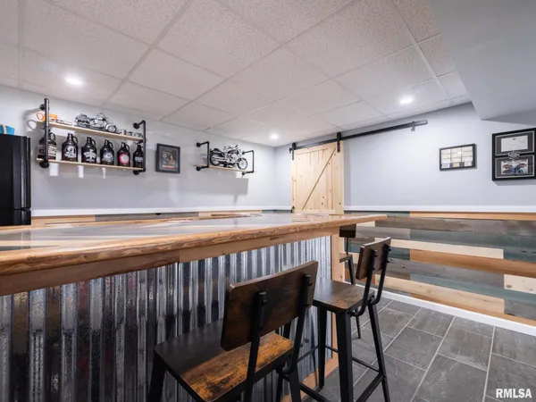 $249,900 | 1930 St Clair Drive, Pekin, IL 61554