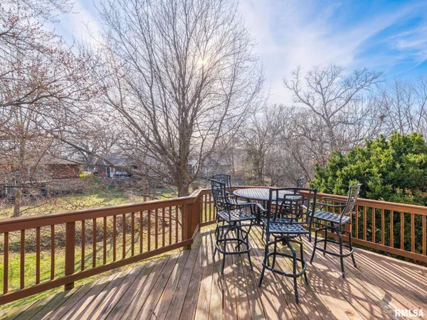 $249,900 | 1930 St Clair Drive, Pekin, IL 61554