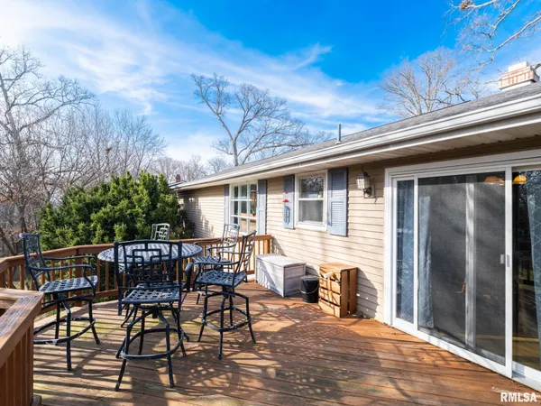 $249,900 | 1930 St Clair Drive, Pekin, IL 61554