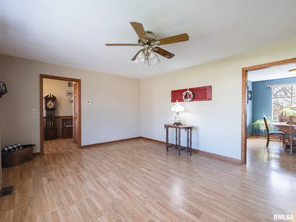 $249,900 | 1930 St Clair Drive, Pekin, IL 61554