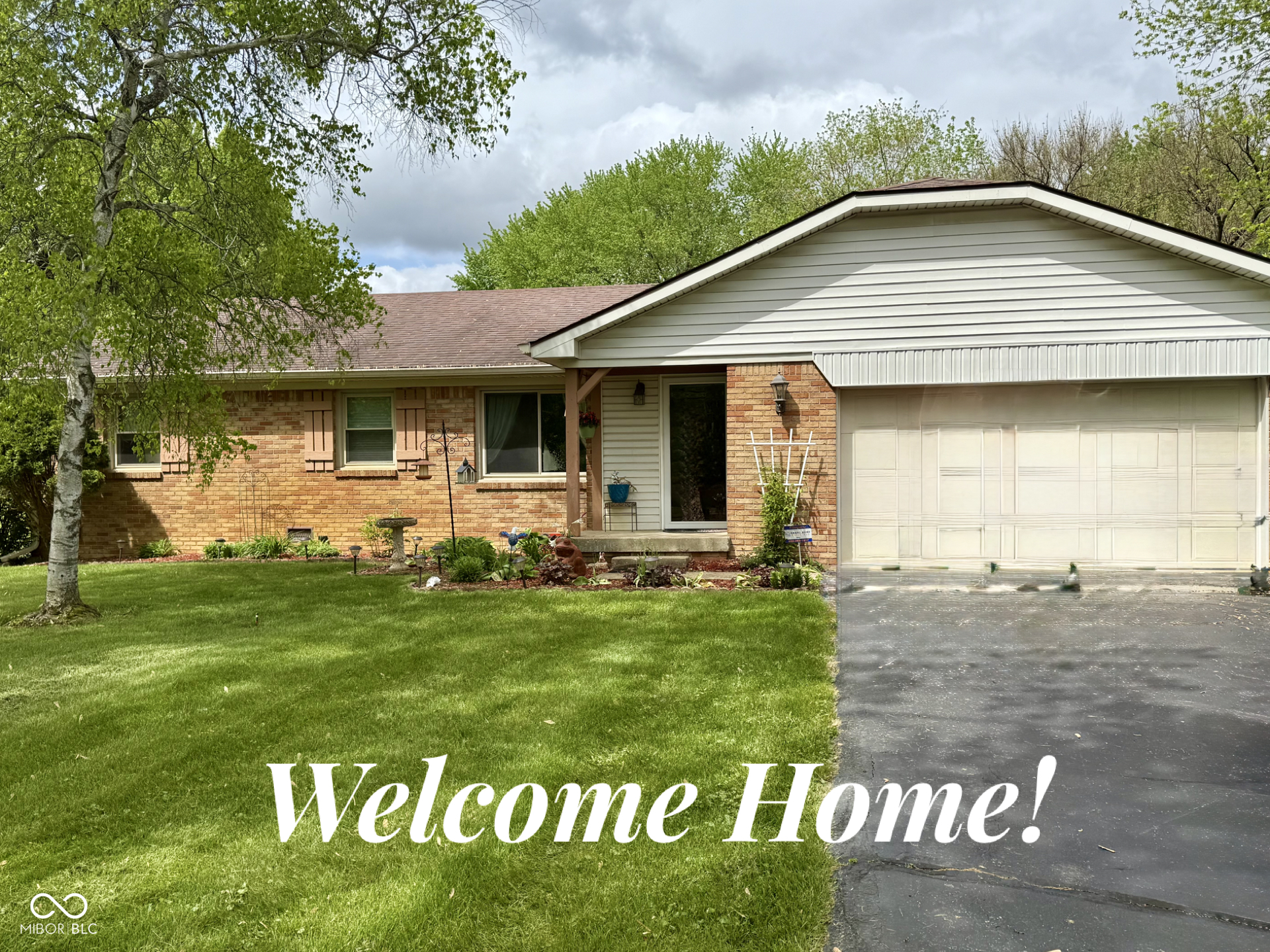 1270 Ledgewood Lane Avon, IN 46123 - Photo 1 of 35