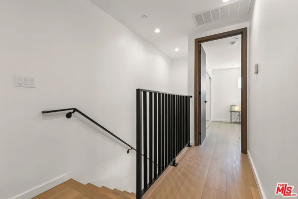 $4,599 | 843 North Mariposa Avenue, Unit 2, Los Angeles, CA 90029