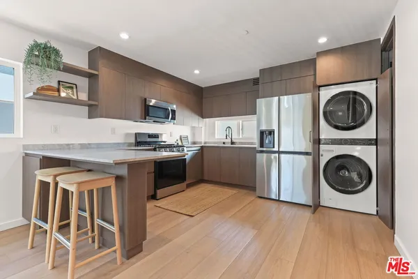 $4,599 | 843 North Mariposa Avenue, Unit 2, Los Angeles, CA 90029