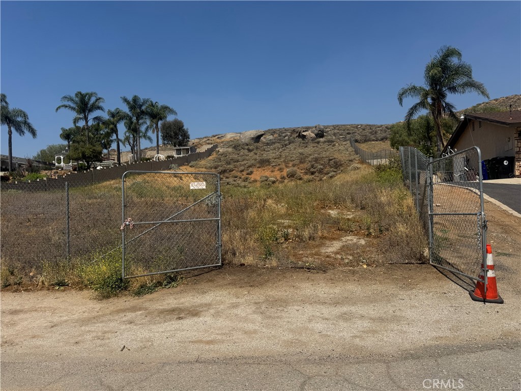 3829 Scenic Drive Riverside, CA 92509 - Photo 5 of 8 a view of a backyard