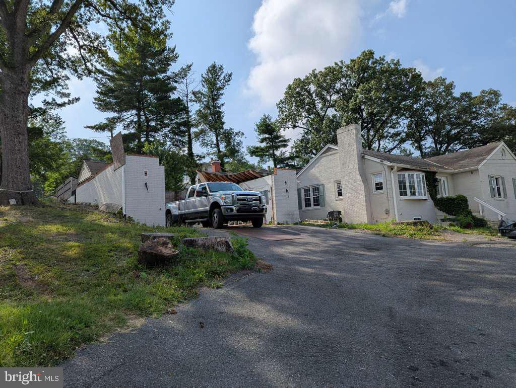 2207 Hammonds Ferry Road Baltimore, MD 21227 - Photo 4 of 22