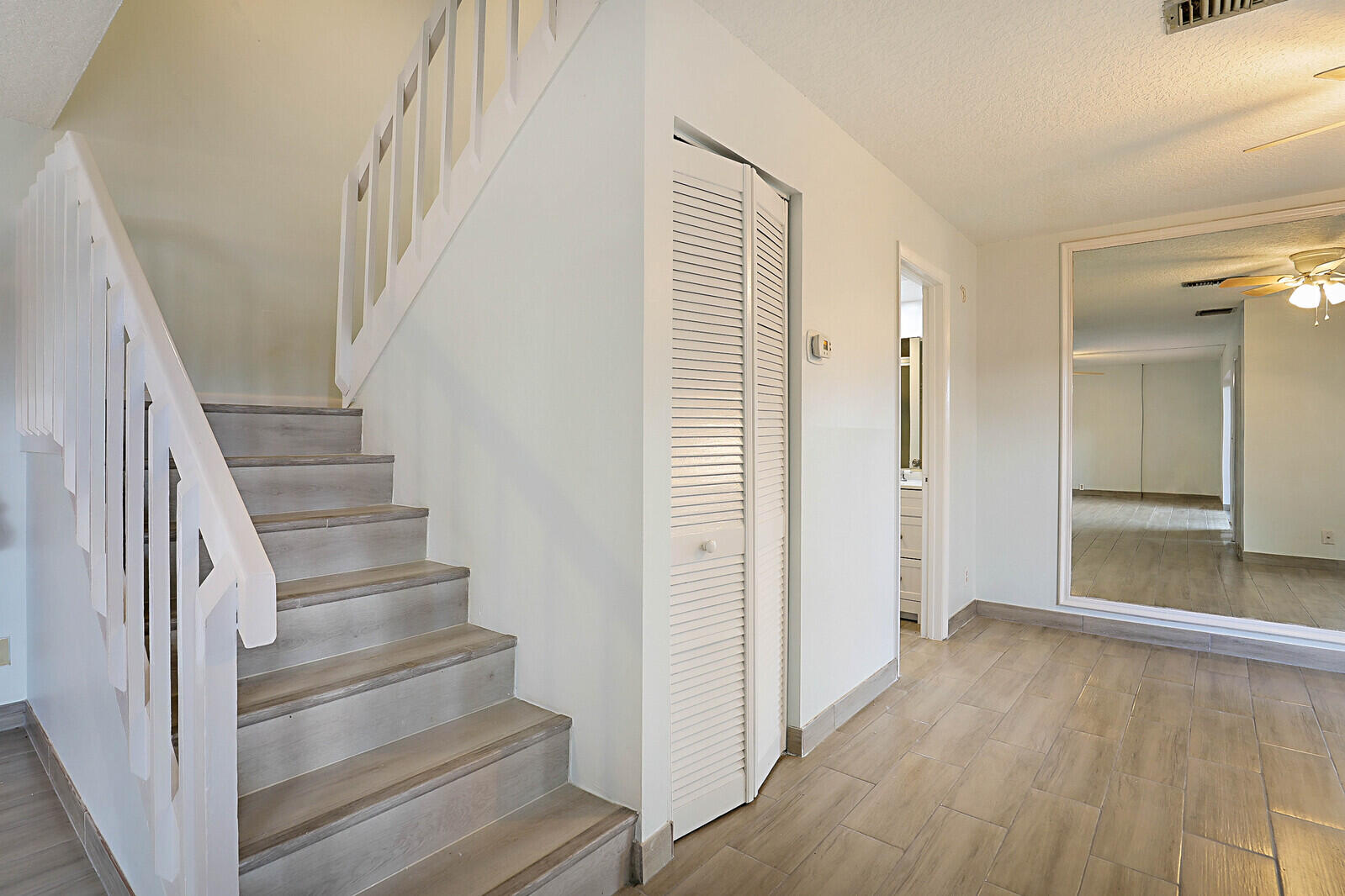 253 Woodland Road Palm Springs, FL 33461 - Photo 13 of 27 07_253_Woodland_Road7_mls