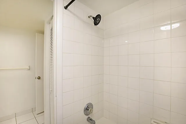 $2,400 | 253 Woodland Road, Palm Springs, FL 33461