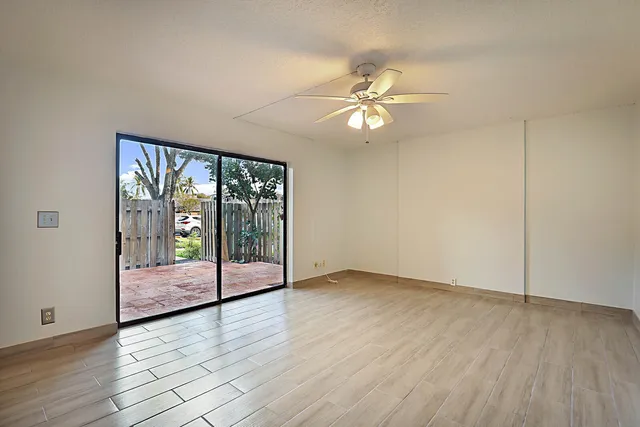 $2,400 | 253 Woodland Road, Palm Springs, FL 33461