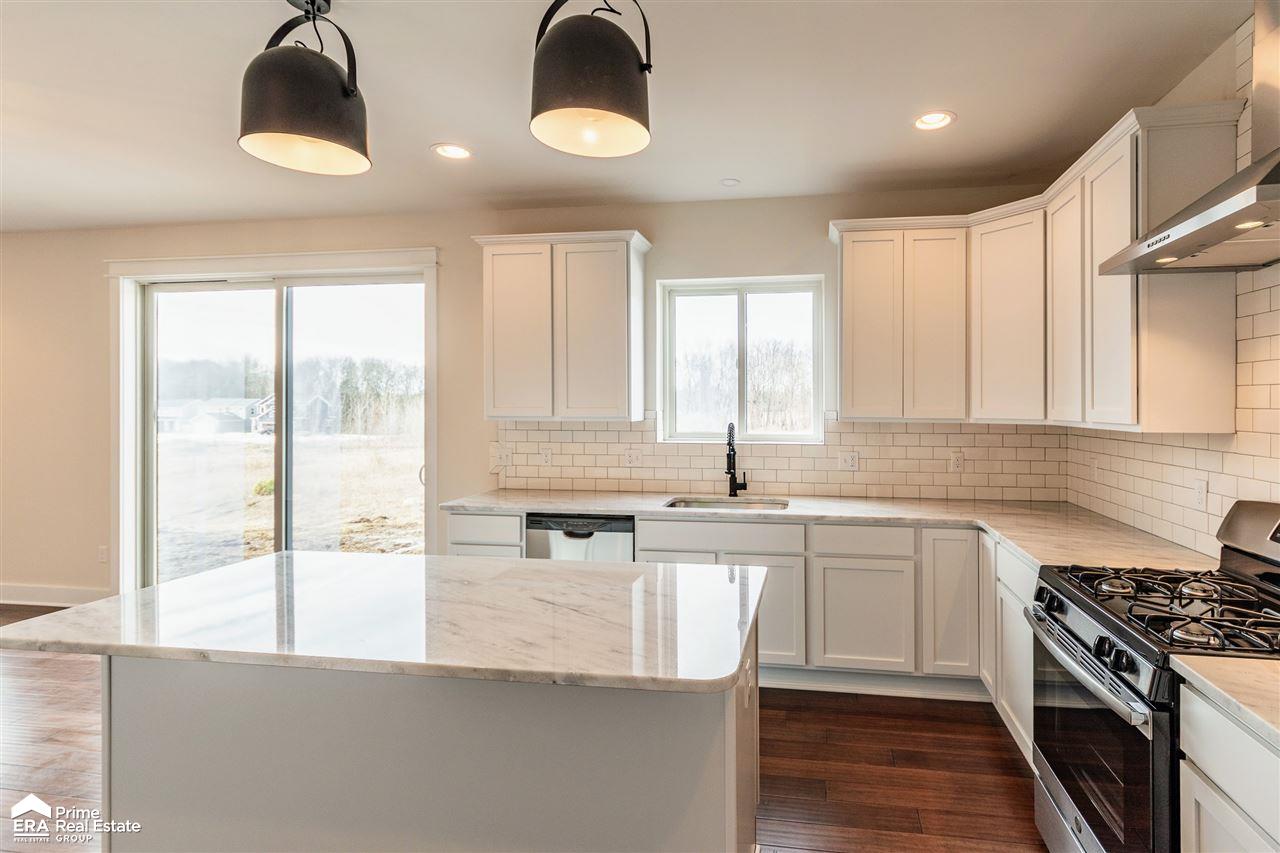 2139 Hidden Ridge Drive Holly, MI 48442 - Photo 2 of 29 Gallery Image 2