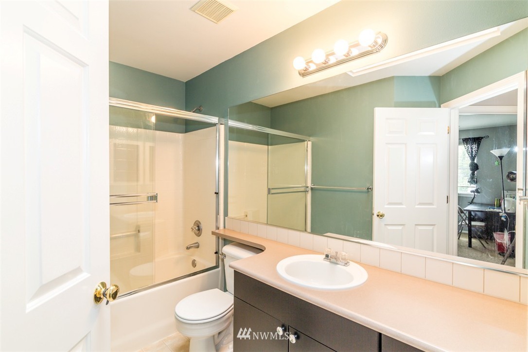 5035 Talbot Place South, Unit C Renton, WA 98055 - Photo 11 of 21 Gallery Image 11