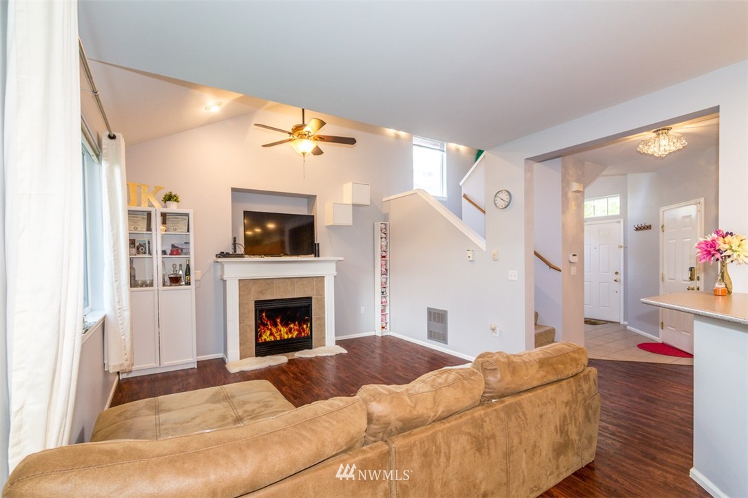 5035 Talbot Place South, Unit C Renton, WA 98055 - Photo 4 of 21 Gallery Image 4