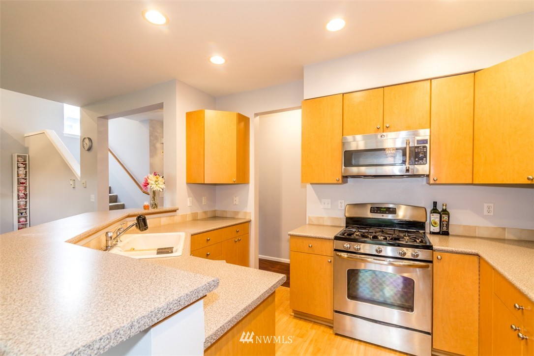 5035 Talbot Place South, Unit C Renton, WA 98055 - Photo 8 of 21 Gallery Image 8