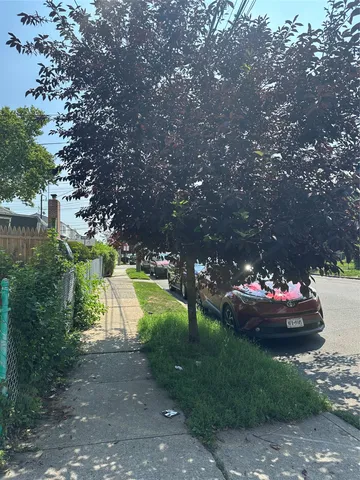 $350,000 | 97-09 24th Avenue | Jackson Heights