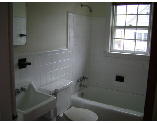 11 Regis Road Arlington, MA 02474 - Photo 11 of 23 Gallery Image 11