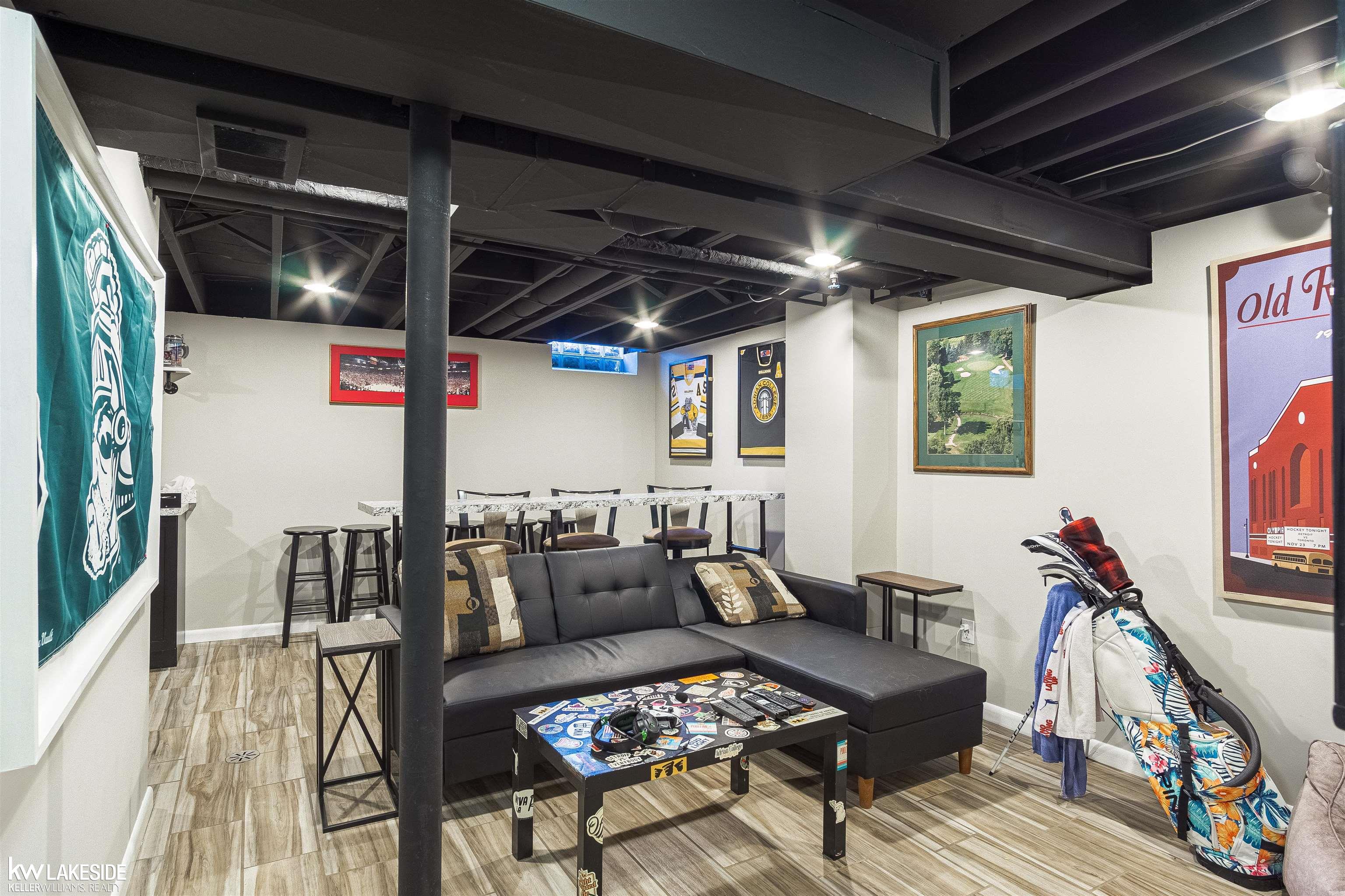 3505 Crooks Road Royal Oak, MI 48073 - Photo 31 of 39 50101847-30.JPG