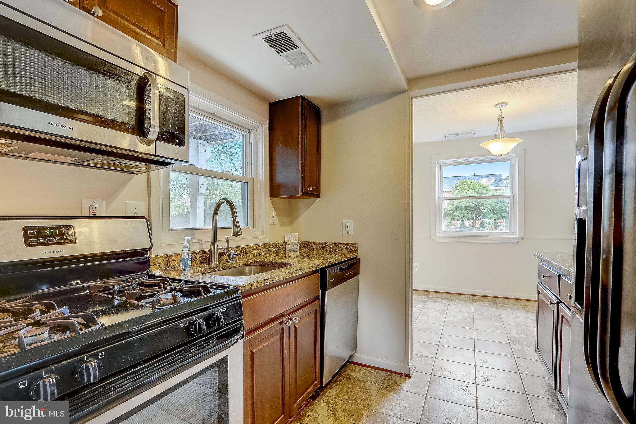145 Dunlap Road Pasadena, MD 21122 - Photo 6 of 38 Gallery Image 6