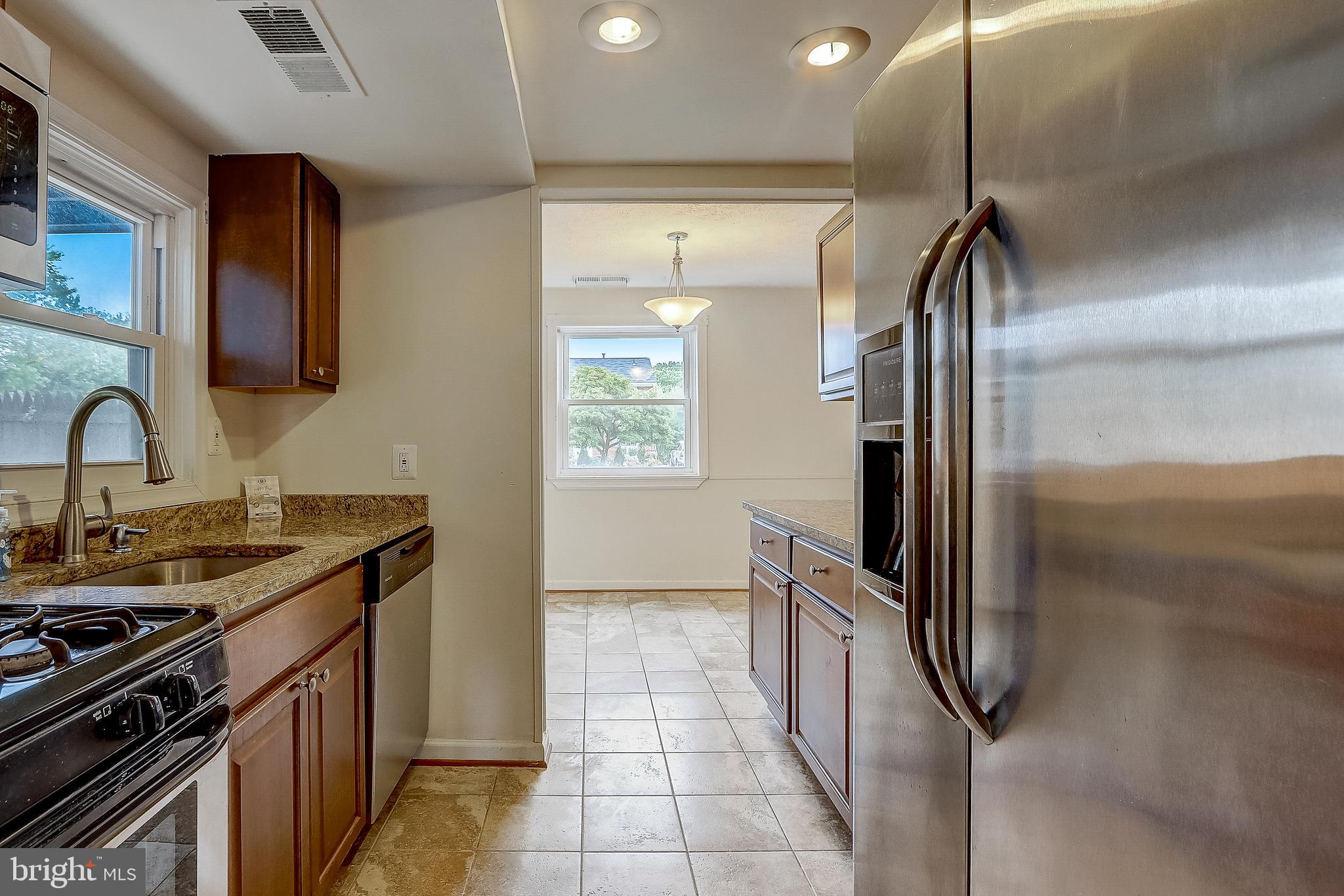 145 Dunlap Road Pasadena, MD 21122 - Photo 7 of 38 Gallery Image 7