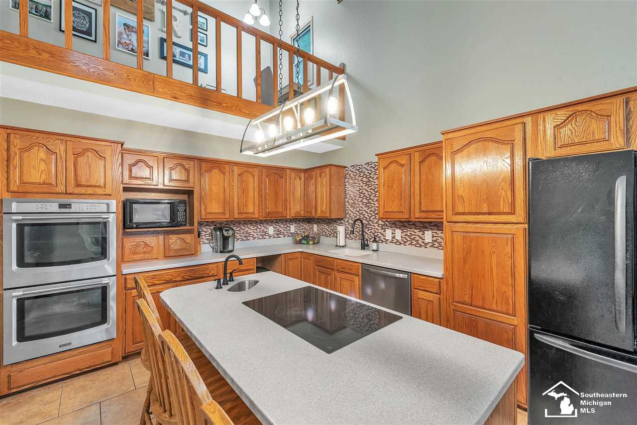 7830 Secor Road Lambertville, MI 48144 - Photo 9 of 39
